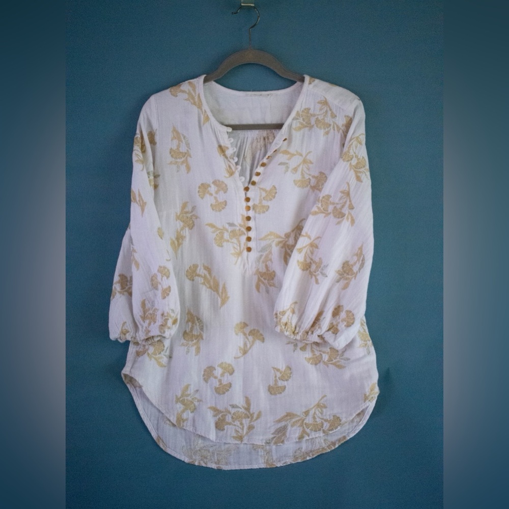Gauzy embroidered blouse